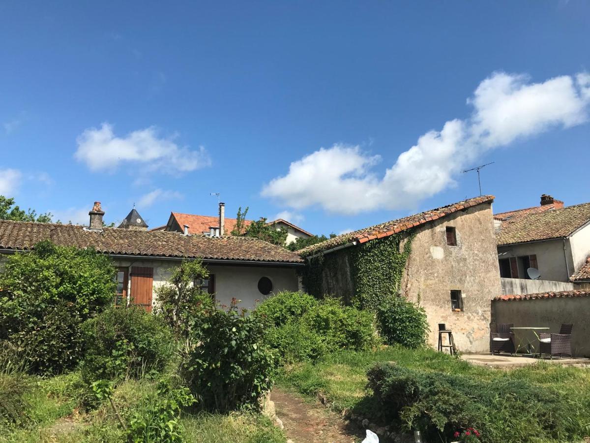 May'S Cottage Availles-Limouzine Zewnętrze zdjęcie