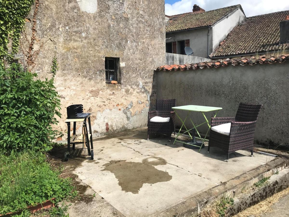 May'S Cottage Availles-Limouzine Zewnętrze zdjęcie